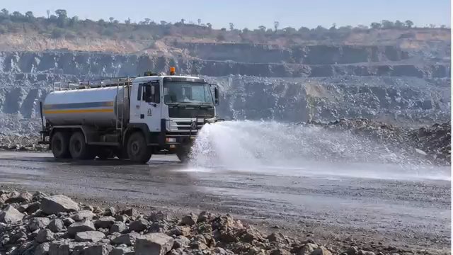 નમૂના પોસ્ટ: ખાણ વિસ્તારમાં Dust Control માટે પાણીનો છંટકાવ video thumbnail